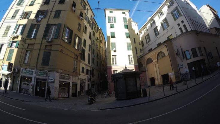 Donna incinta accoltellata dall’amica: grave al Galliera