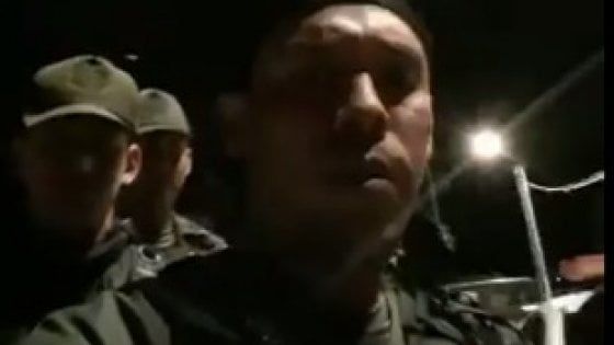 Venezuela, militari occupano caserma e incitano a rivolta contro Maduro: arrestati
