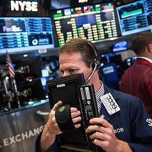 Mercati in attesa delle previsioni economiche dell'Ue