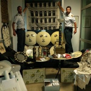 Fiere di Parma, la Finanza scopre e sequestra dei falsi firmati Fornasetti