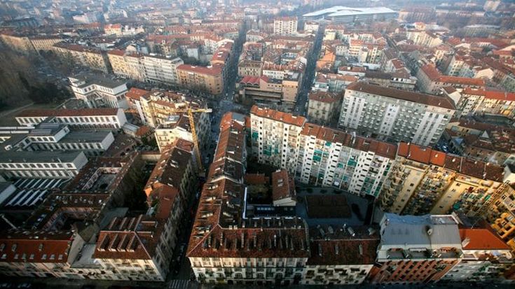 Cene e aperitivi sui tetti di Torino, il nuovo piano regolatore concede il “liberi tutti”
