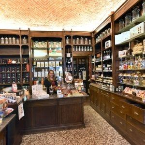 Antica Drogheria, insospettabili botteghe da riscoprire