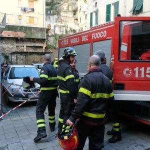 Gela, incendio a un rullo compressore: indagini