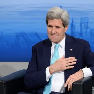Kerry: "Soluzione diplomatica ma Putin accetti la sovranit&agrave; di Kiev"
