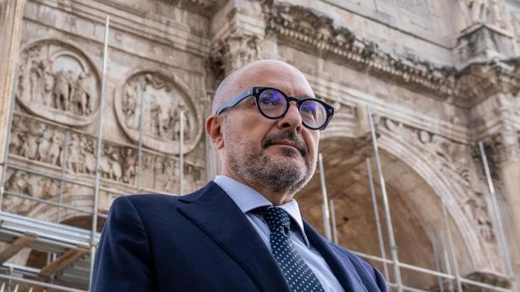 Sangiuliano, passeggiata al Colosseo: sopralluogo all’Arco di Costantino nel mezzo del caso Boccia
