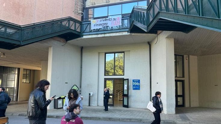 Caos accesso a Medicina, la protesta degli studenti contro il semestre filtro