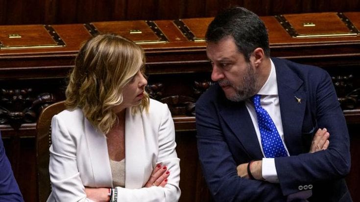 “Netanyahu è benvenuto”. Salvini contro i giudici, Meloni irritata lo frena