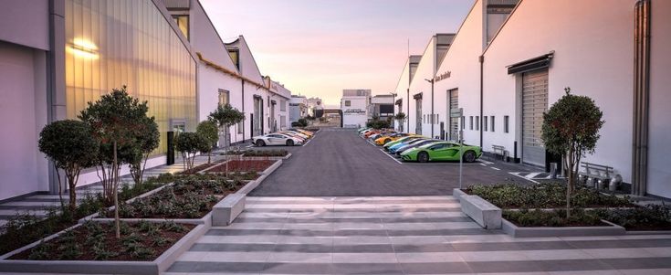 Lamborghini, che record. E non è ancora arrivata la Urus