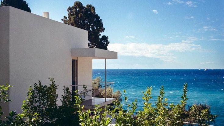 “E.1027 – Eileen Gray e la casa sul mare”, la storia dell’architetta oscurata da Le Corbusier