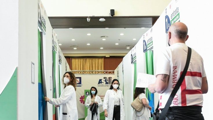 Napoli, al via gli open day Pfizer per la seconda dose