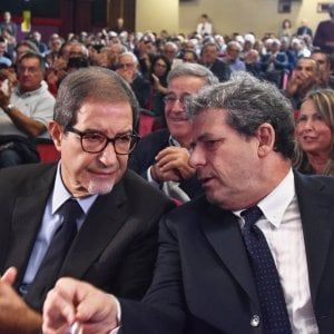 Regione, nuova giunta pensando alle Politiche: sfida sulle deleghe che valgono voti