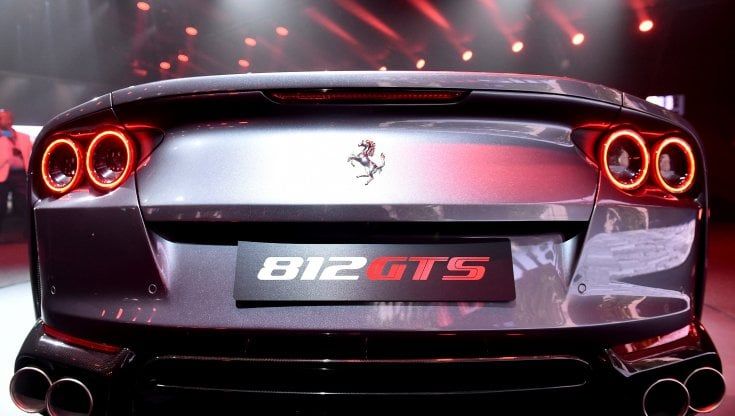 Ferrari, i ricavi crescono del 19,3%: in arrivo per i dipendenti un super premio da 13.500 euro