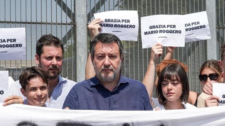 Salvini, visita show a Roggero: “Candidarlo? Sarei orgoglioso”. Pd e M5S: “Stop sciacallaggio”