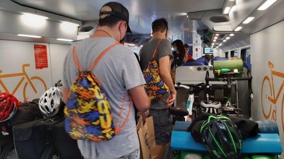 Treni, braccio di ferro Bonaccini Conte