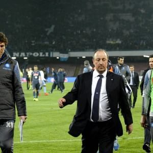 Napoli, Benitez: ''Abbiamo sprecato sette occasioni''. Ma i tifosi contestano. E De Laurentiis manda la squadra in ritiro