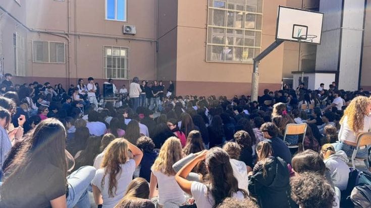 Scuola, esplode la protesta: assemblee in quattro licei