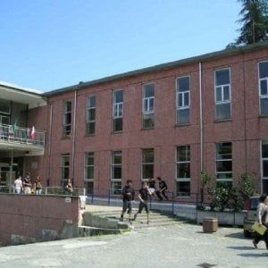Bullismo all'Ipsia Olivetti di Ivrea: "Picchiato da due ragazzi nell'intevallo"
