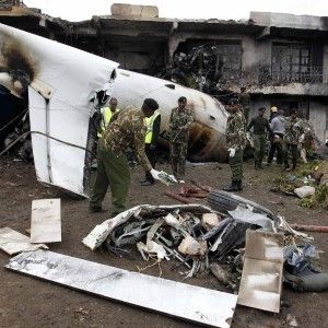 Kenya, aereo da trasporto precipita su edificio commerciale: quattro morti