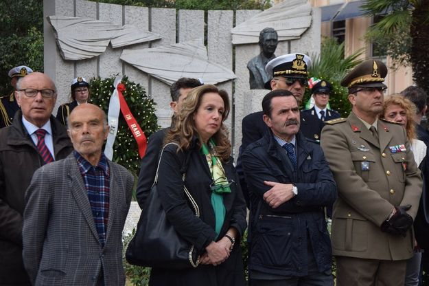 Aldo Moro, la cerimonia a Bari: "Ci ha insegnato la democrazia"