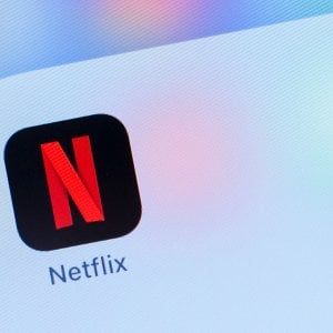 Delusione Netflix, abbonati molto inferiori alle attese: titoli -10%