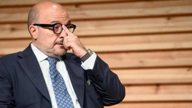 Sangiuliano, l’arte di ricevere fischi, tra miseria e nobiltà