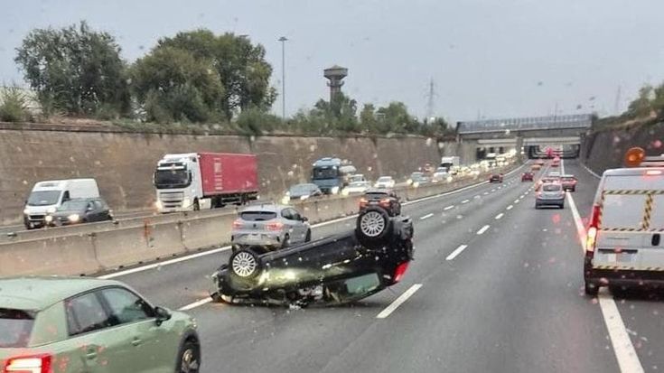 Due incidenti stradali sulla tangenziale di Torino: tre feriti e traffico paralizzato