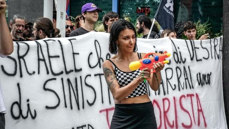 Contestato con le pistole ad acqua il convegno dei progressisti per Israele
