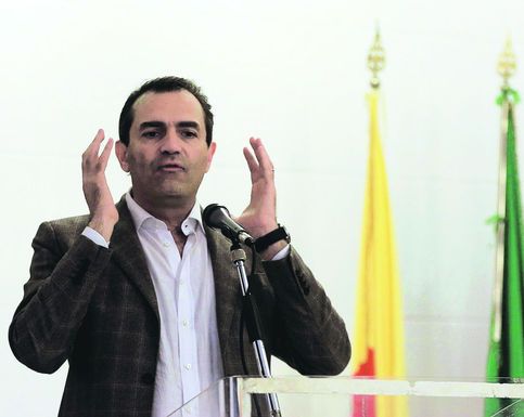De Magistris: "Onore a de Luca, ha vinto da solo"