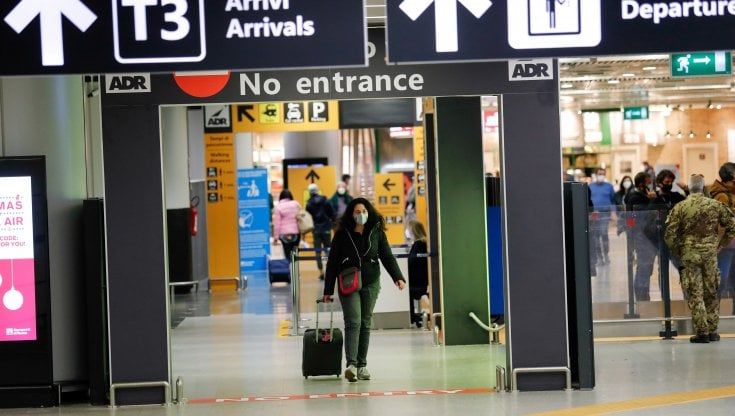 Covid, variante inglese: ecco cosa deve fare chi è rientrato dalla Gran Bretagna nel Lazio