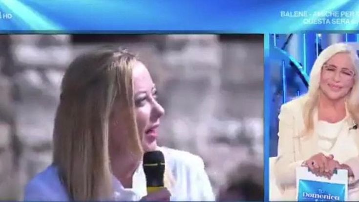 “Ho tv e stampa contro”. Comizio-show di Meloni. Poi occupa Domenica In