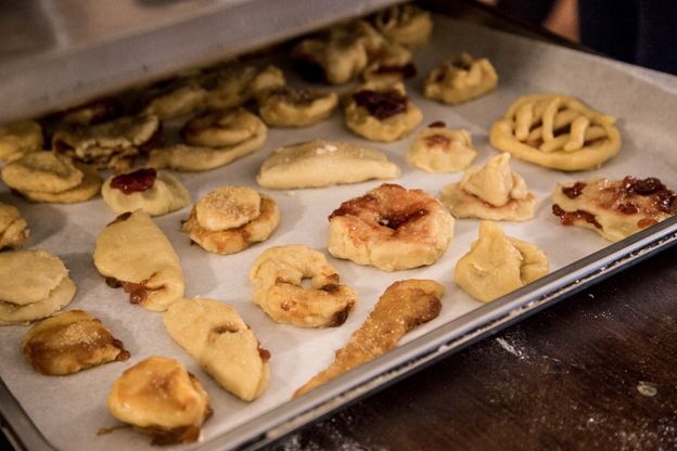 Mani in pasta con Slow Food