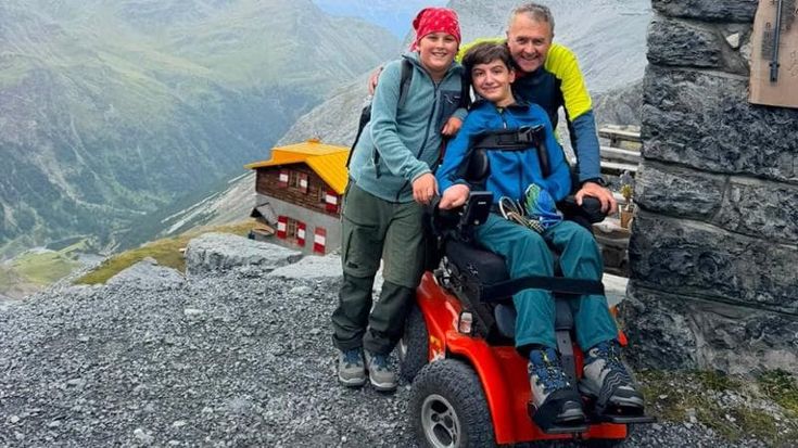 L’impresa di Francesco, arrivato in carrozzina al Rifugio Quinto Alpini in cima alla Val Zebrù