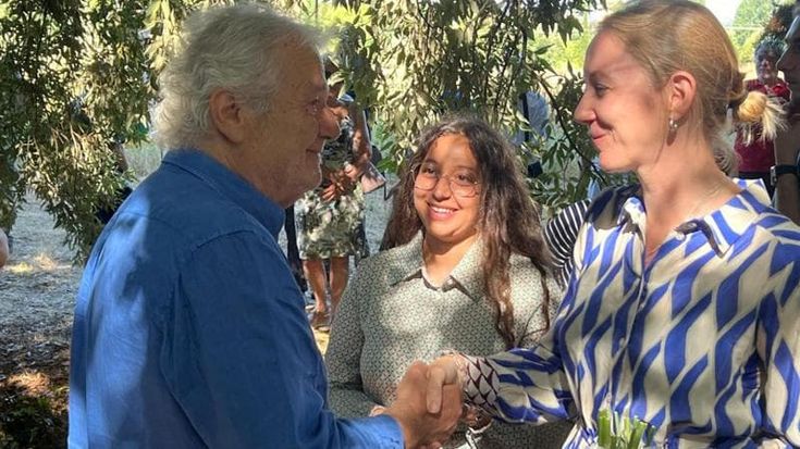 Il nonno nazista ordinò la strage, lei si scusa. L’abbraccio del paese: “Hai avuto coraggio”