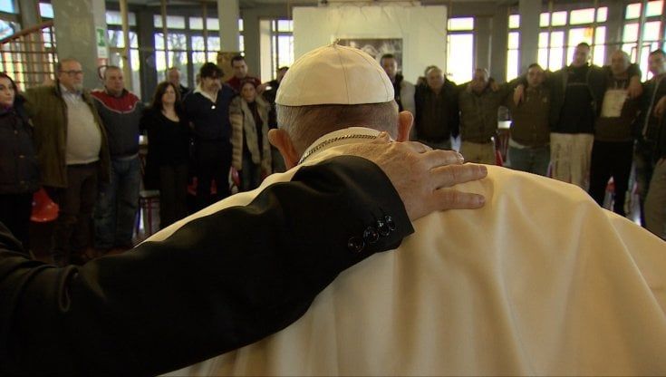 Quelle uscite segrete di papa Francesco una volta al mese per parlare con gli ultimi