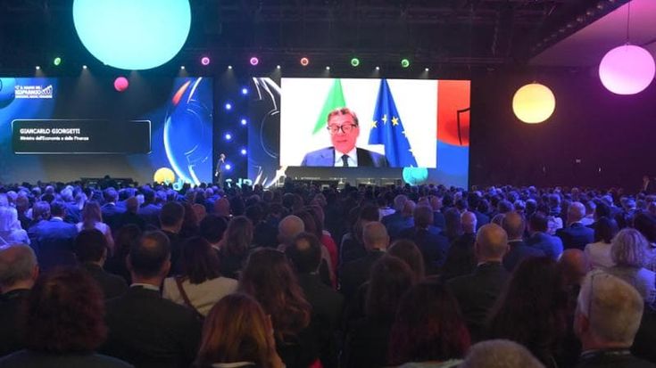 Fmi: dal caro energia conto salato per le famiglie. E Giorgetti si dice pronto a difenderle