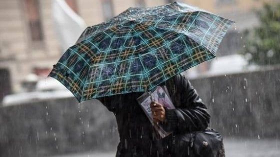 Maltempo in Toscana, nuova allerta per temporali sulla costa 