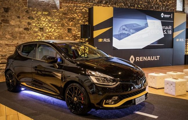 Nuova Clio R.S.18, profumo di monomarca