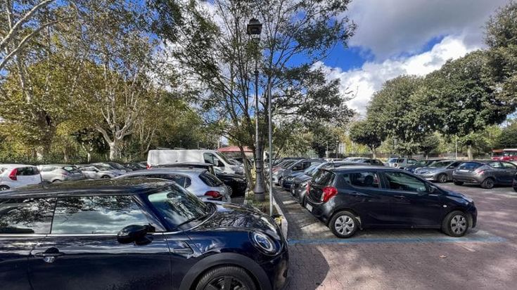 Olimpico e dintorni. Parcheggi privati autorizzati, anzi no. La beffa degli Aga