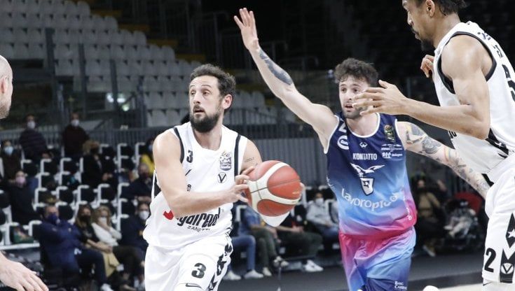 Basket, Serie A: alla Virtus il derby di Bologna, Milano cade a Venezia