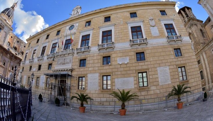 Trovati i fondi per coprire un mese di straordinari all'ufficio dello Stato civile di Palermo