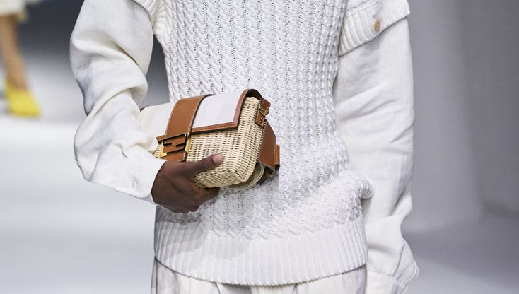 La  borsa di paglia: beige e genderless