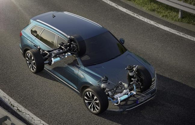 Nuova Touareg, tecnologia a tutto gas