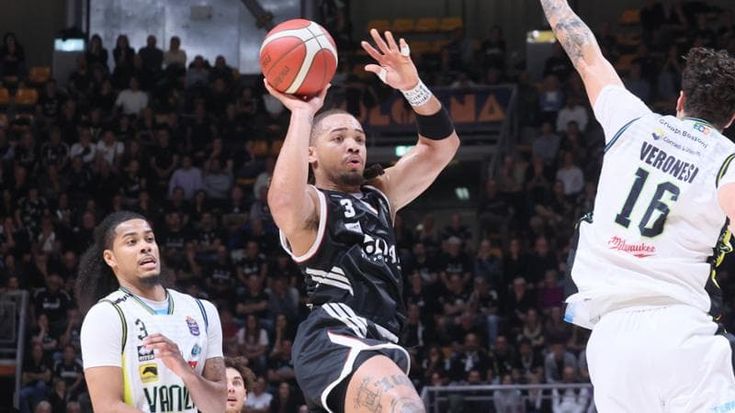 La Virtus perde la testa e la faccia: Cremona domina al PalaDozza