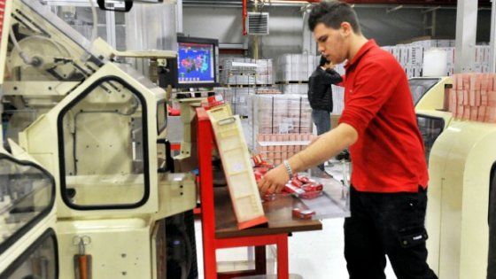 Ultime ore per salvare la Yesmoke di Settimo, i lavoratori insistono: "Fatela gestire a noi"