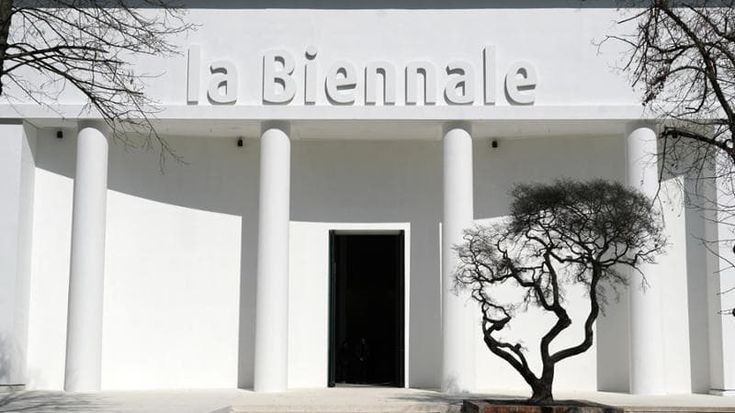 Biennale senza pace, si dimette la giuria artistica: aveva escluso dai premi Israele e Russia