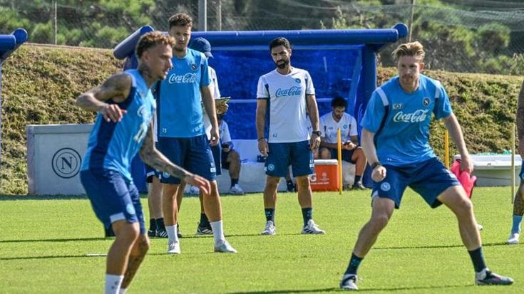 Lang perdonato, chance da titolare. Gli azzurri in ritiro, vigilia a Pozzuoli