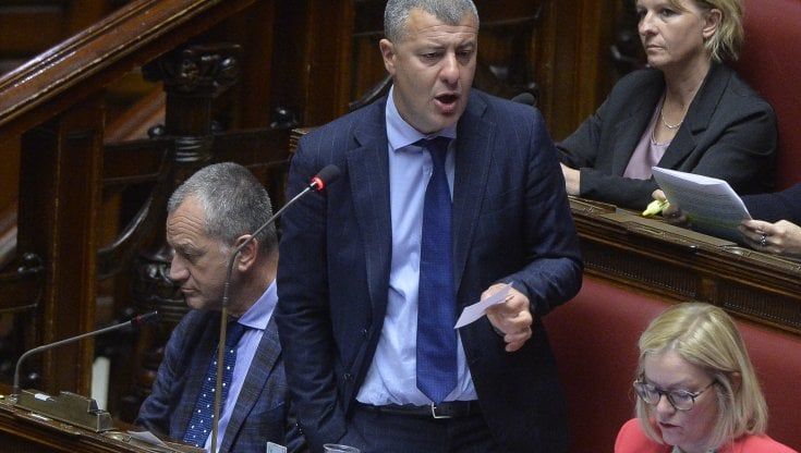 Il governo boccia un odg sulla soppressione della parola "razza" dai documenti della PA