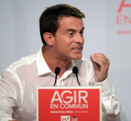 Francia, Valls si accalora al comizio: camicia fradicia