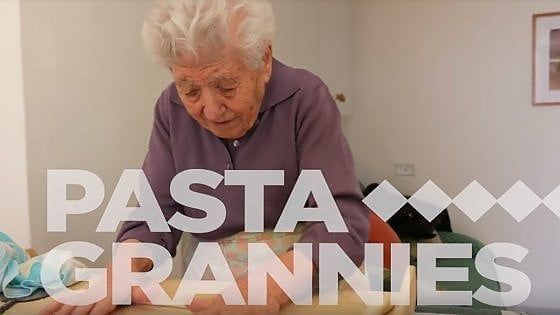 "Pasta Grannies", così le nonne italiane sono diventate le web star della cucina