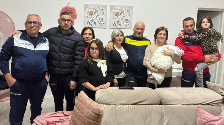 La larga solidarietà agli sfollati, in 14 sotto lo stesso tetto